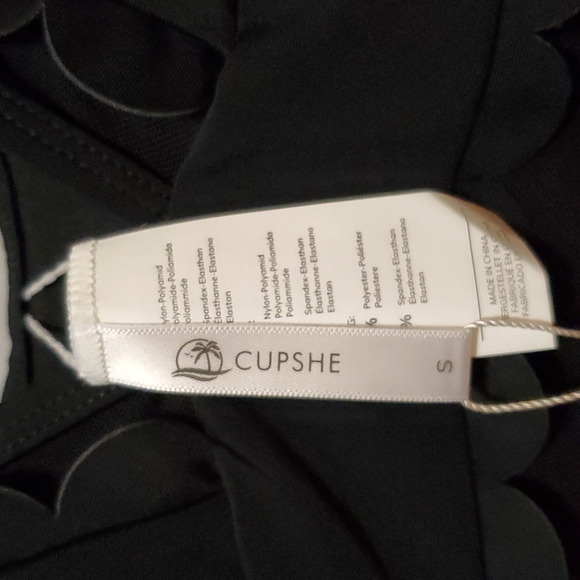 CUPSHE Women's One Piece V Neck Scalloped Mesh Swimsuit ~ Black - Picture 10 of 14